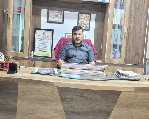 660d2dc3b0d47-founder_ombirsingh